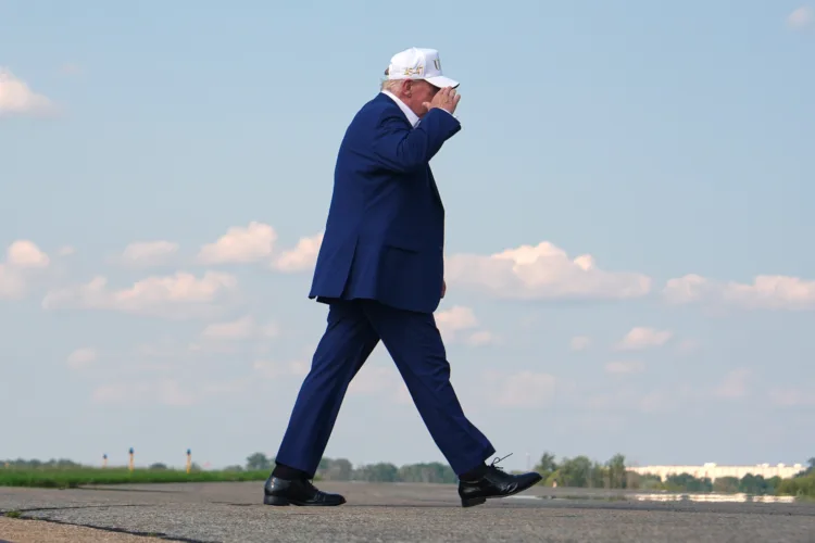 Trump pivots back to sanctions for Iran